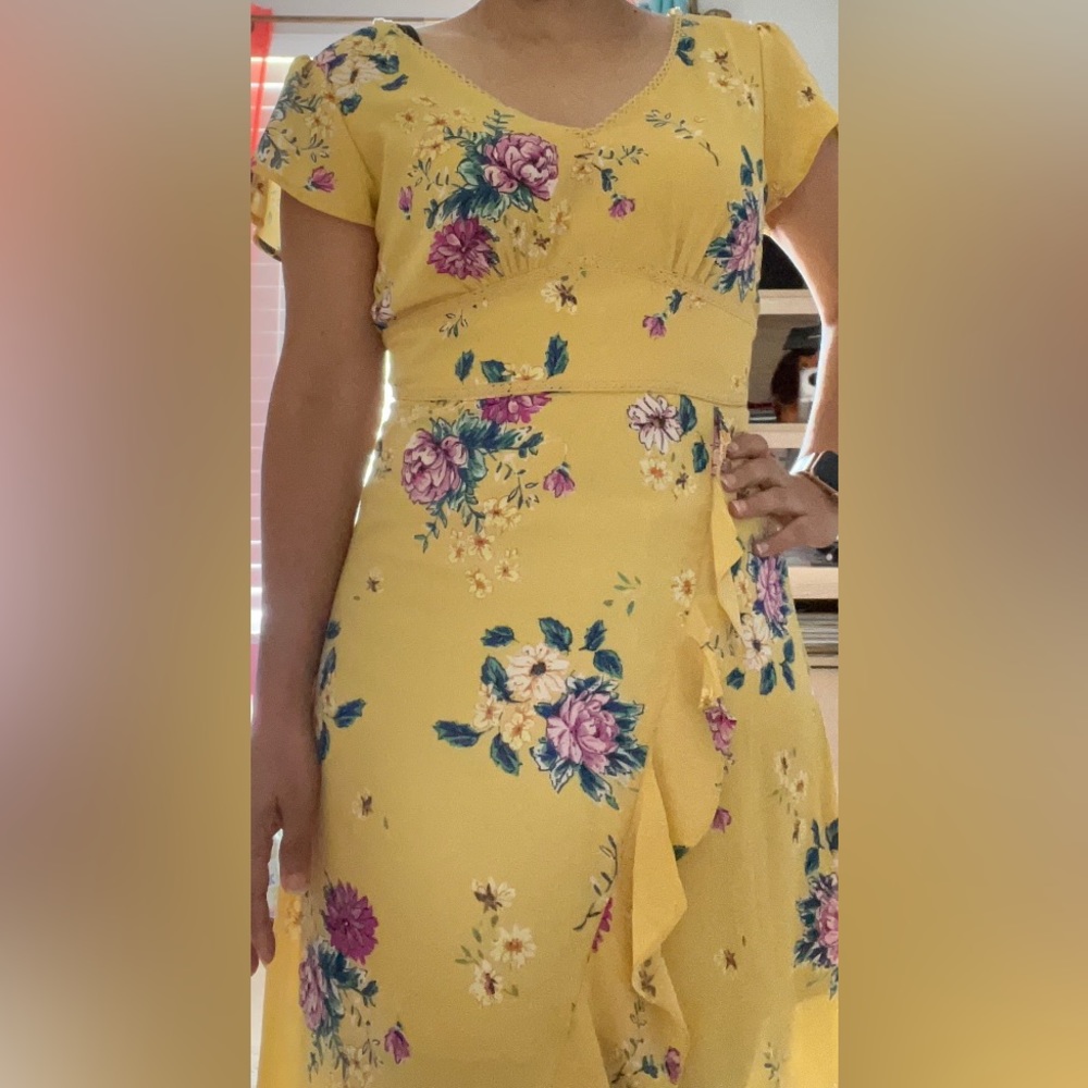 Used dress, floral with ruffles